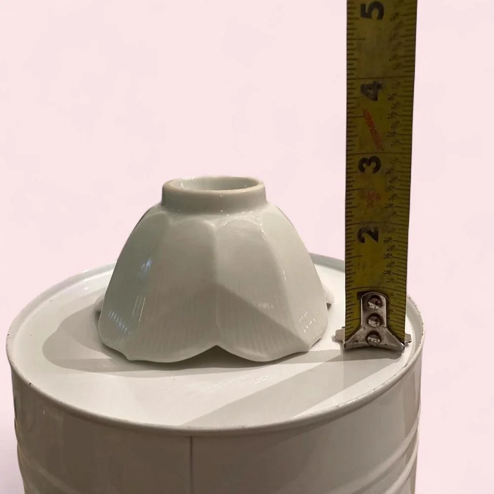 White ceramic flower lotus bowl in excellent condition